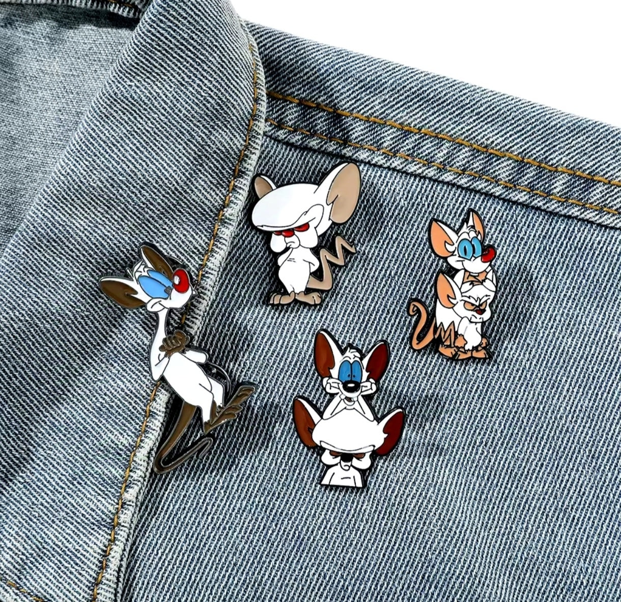 Pins Broches Alfileres Insignias de Metal Para Ropa de Pinky y Cerebro 4uds.