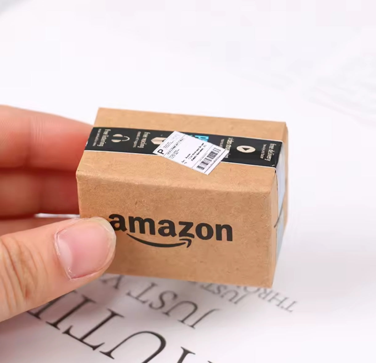 Mini Caja Amazon Accesorio Casa de Muñecas 1ud.