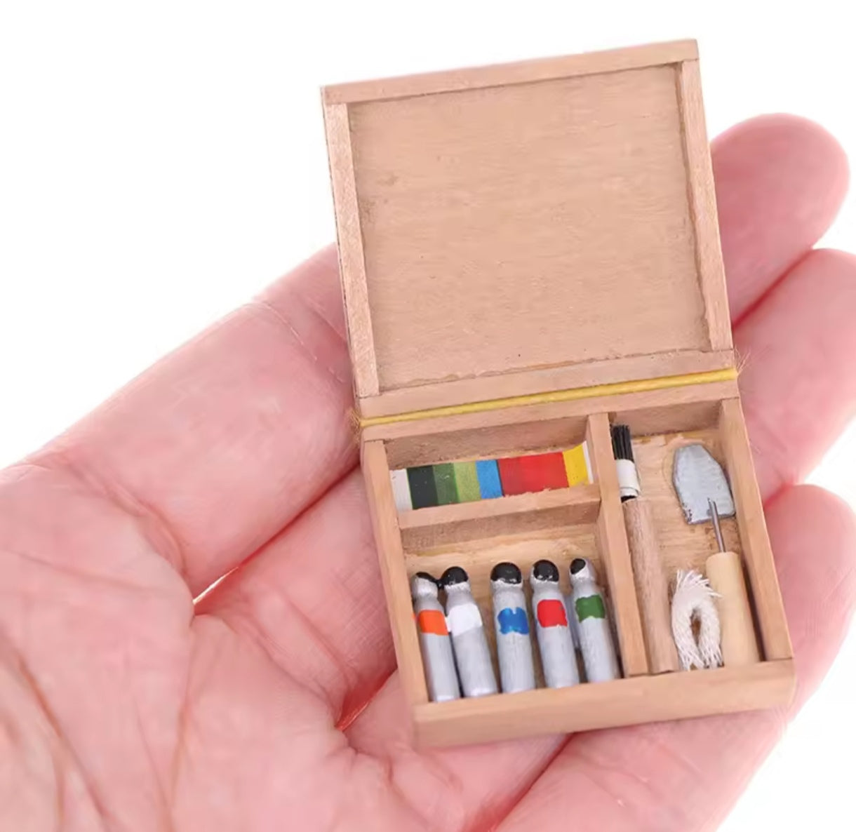 Mini Caja de Madera con Pluma Pintura Artista