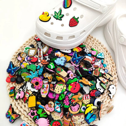 Dijes Charms Pins para Zapatos Crocs 30uds. Surtidas