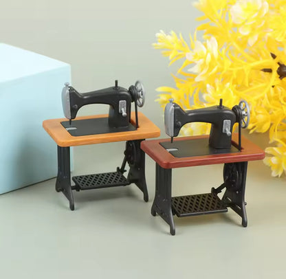 Mini Maquina de Coser Decoracion Casa Muñecas 1ud. Cafe Claro