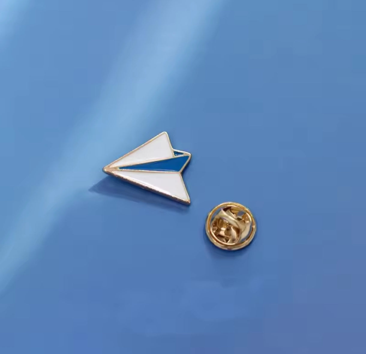 Pin Broche Alfiler Insignia de Metal Para Ropa de Avion Papel Azul